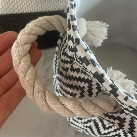 SET OF 3 SMALL BLACK AND WHITE STORAGE BASKETS - Picture 10 of 13